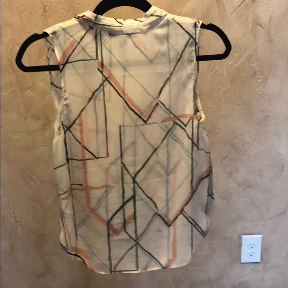 Blouses - Picture 4 of 4